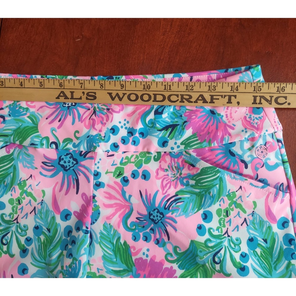 Lilly Pulitzer Luxletic Pull On Bermuda Golf Shorts Womens 8 Tropical Resort - Picture 9 of 12